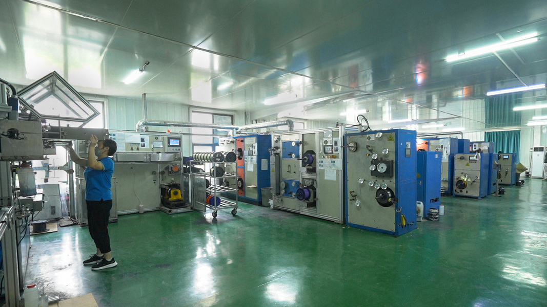 Shandong Yibo Optronics Technology Co., Ltd. производственная линия производителя